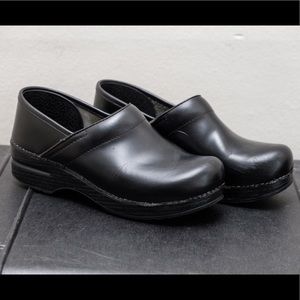 Dansko clogs size 38